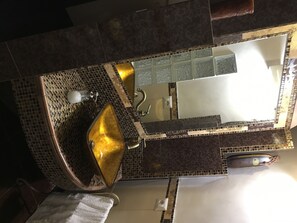 Interior - Romantic escape in the millstone (Sant'Alfio)