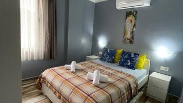 In-room safe, free WiFi, bed sheets