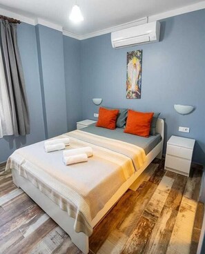 ห้องคลาสสิก | ตู้นิรภัยในห้องพัก, Wi-Fi ฟรี, ผ้าปูที่นอน