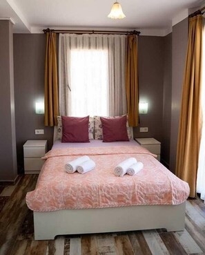 1 bedroom, in-room safe, free WiFi, bed sheets