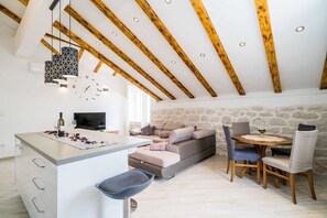 Villa (Three-Bedroom Villa) | Living room