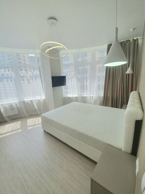 1 bedroom, iron/ironing board, internet