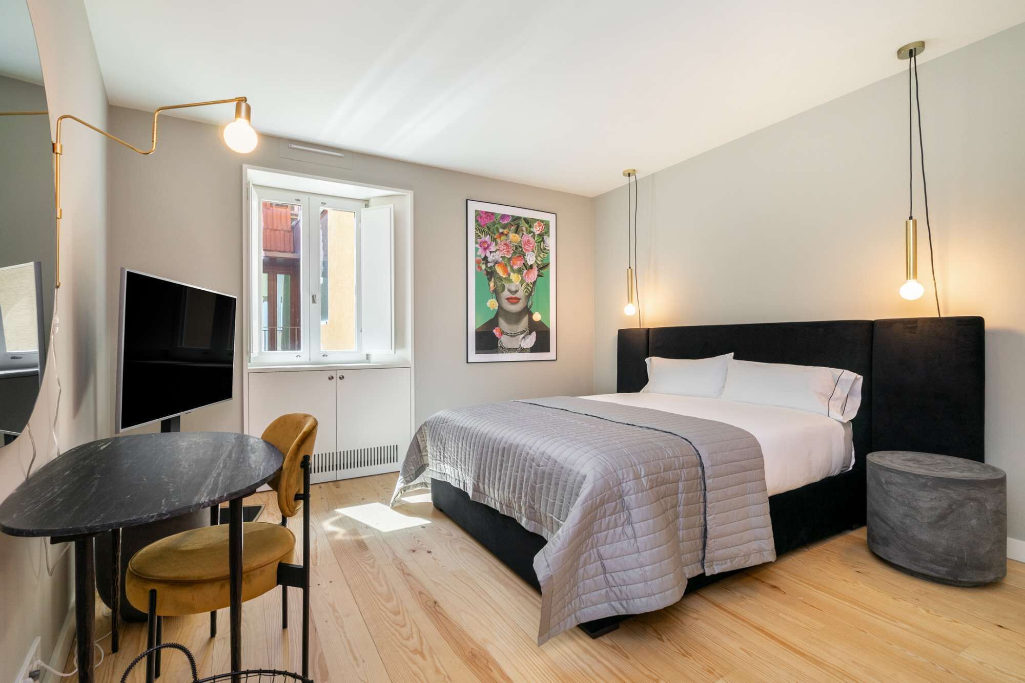 3 Schlafzimmer, Schreibtisch, Bügeleisen/Bügelbrett, WLAN