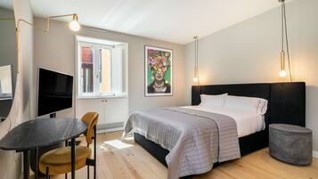 3 Schlafzimmer, Schreibtisch, Bügeleisen/Bügelbrett, WLAN