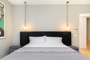 3 Schlafzimmer, Schreibtisch, Bügeleisen/Bügelbrett, WLAN