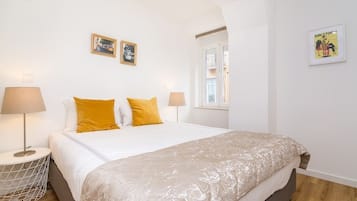 1 bedroom, desk, iron/ironing board, WiFi