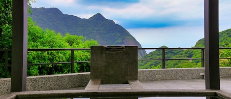 Bain à remous extérieur