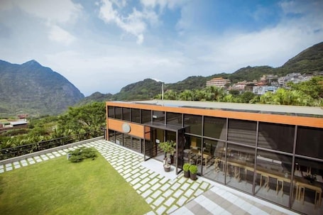 Fachada de la propiedad. Jien Mount Villas