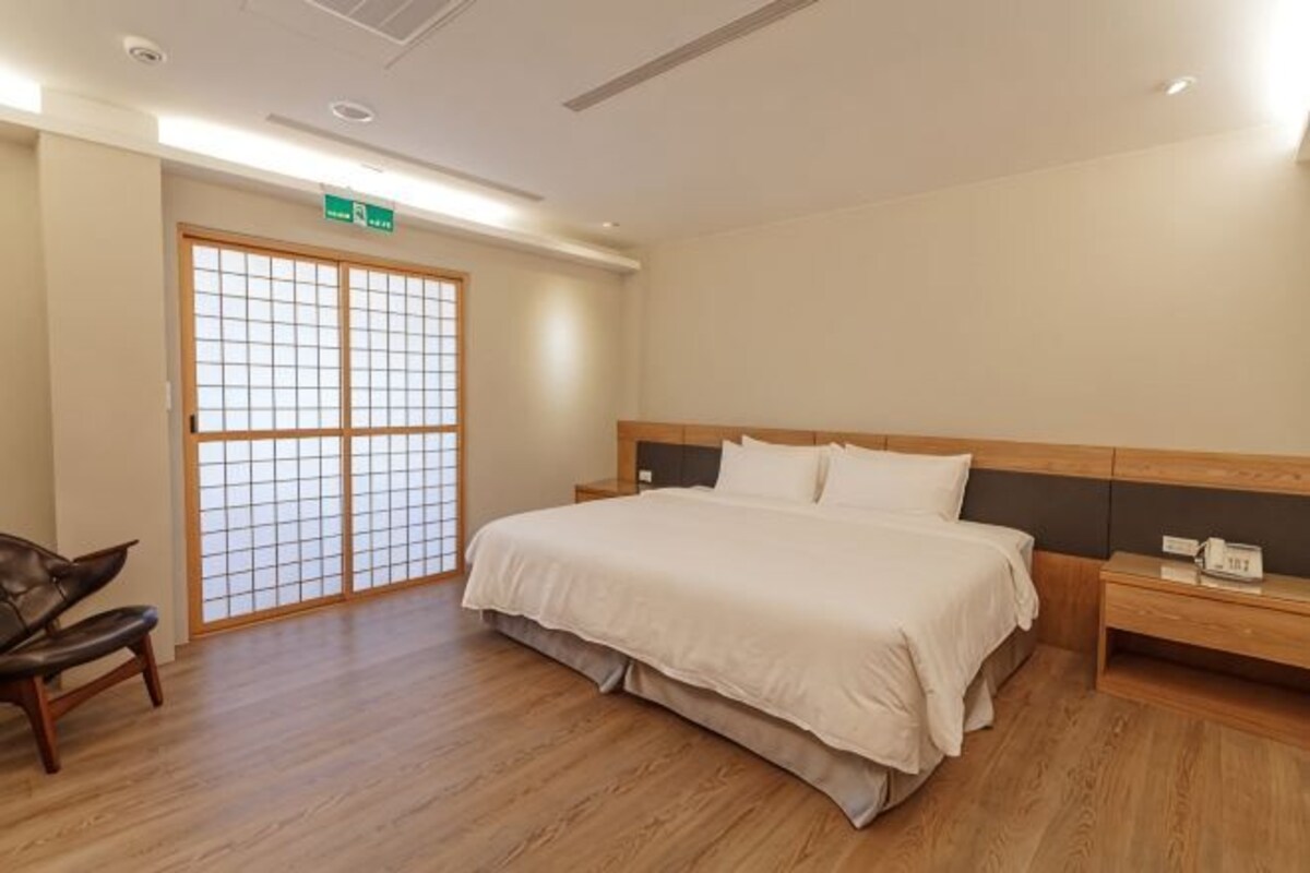 高級寢具、迷你吧、遮光布/窗簾、隔音