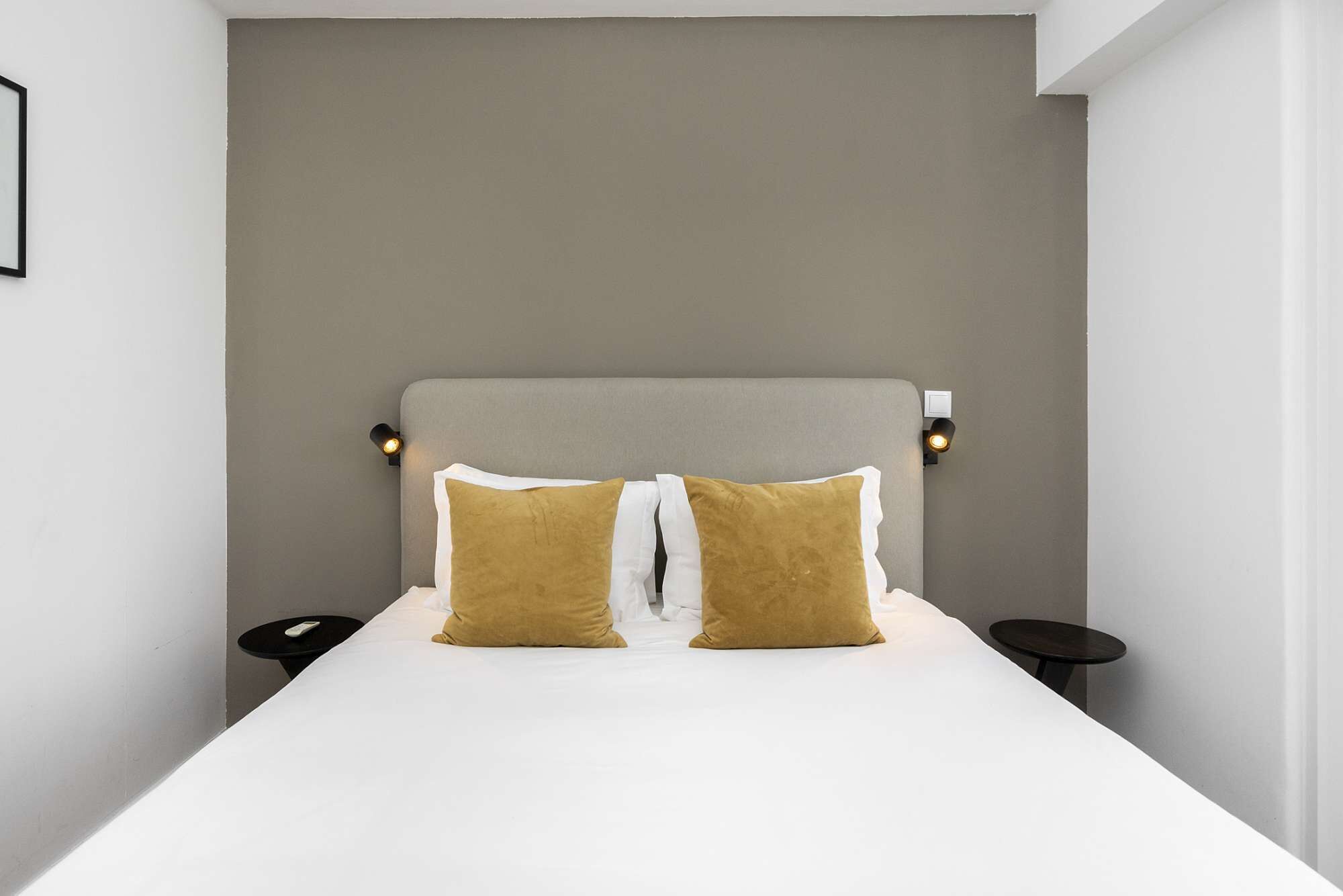 2 slaapkamers, een bureau, geluiddichte muren