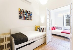 2 habitaciones, tabla de planchar con plancha, wifi y ropa de cama 