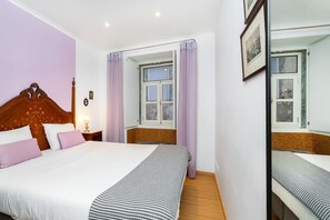 2 bedrooms, desk, iron/ironing board, WiFi