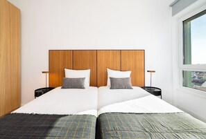 2 slaapkamers, een bureau, een strijkplank/strijkijzer, wifi