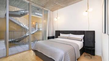 3 bedrooms, desk, iron/ironing board, WiFi