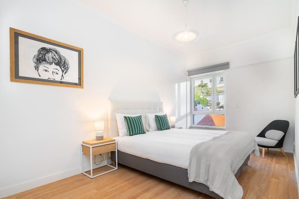 2 bedrooms, desk, iron/ironing board, WiFi