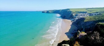 Spacious home close to all beaches w. parking & charging.