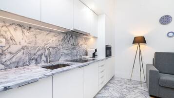Fridge, microwave, oven, stovetop