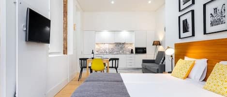 1 slaapkamer, een strijkplank/strijkijzer, wifi, beddengoed