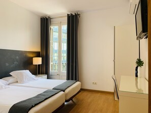 5 室のベッドルーム、アイロン / アイロン台、WiFi、ベッドシーツ