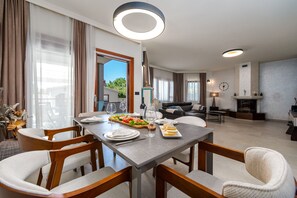 In-room dining - Villa Antea (Zadar)