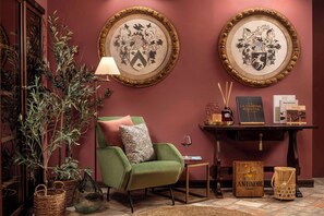 每日供应自助式早餐（每人 EUR 29）