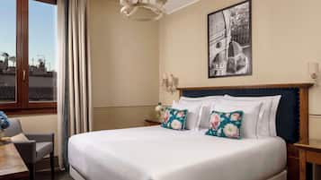 Superior-Zimmer | Minibar, Zimmersafe, Schreibtisch, laptopgeeigneter Arbeitsplatz