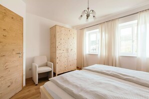 Apartment (Eiche) | Free WiFi, bed sheets