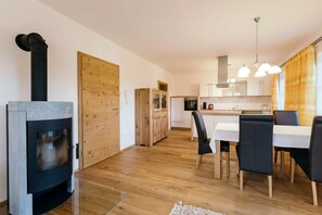 Apartment (Eiche) | Living room