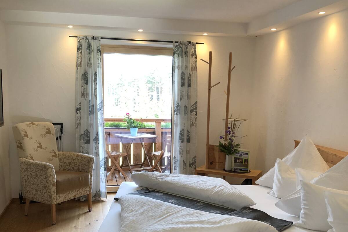 Appartement Exclusif, 1 chambre, accessible aux personnes à mobilité réduite, vue montagne | 1 chambre, literie hypoallergénique, Wi-Fi gratuit, draps fournis