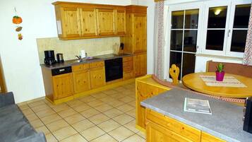 Comfort-Apartment | Eigene Küche | Kühlschrank, Mikrowelle, Ofen, Herdplatte