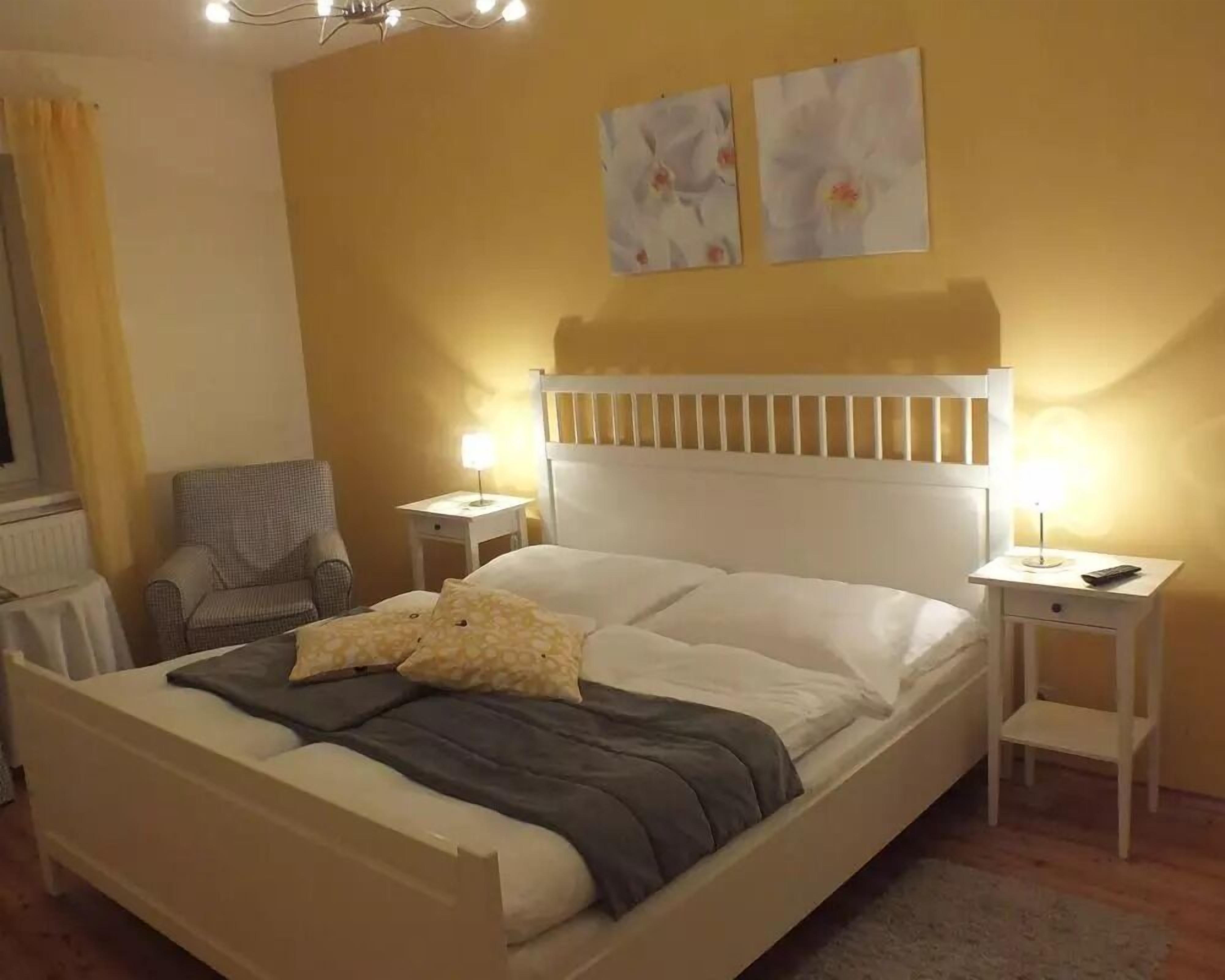 Double Room | Desk, free WiFi, bed sheets