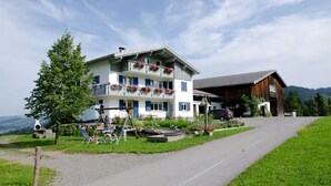 Front of property - Berghof Vöglerbrand (Egg)