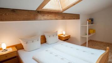 Free WiFi, bed sheets