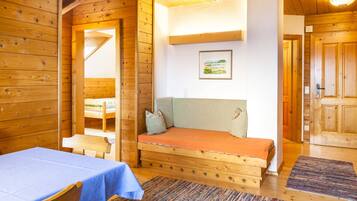 Family Apartment | 2 bedrooms, soundproofing, iron/ironing board, travel crib