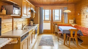 Family Apartment | Private kitchen - Baby-/Kinderhof Aicherbauer (Seeham)
