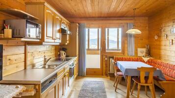 Family Apartment | Private kitchen | Fridge, microwave, oven, stovetop