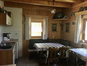 Fridge, stovetop, dishwasher, cookware/dishes/utensils - Schachneralm (Irdning-Donnersbachtal)
