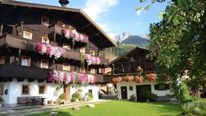 Front of property - Bio-Bauernhof Matzhof (Leogang)