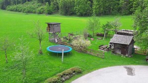 Unclassified image, 3 of 16, button - Hauserbauer (Hintersee)