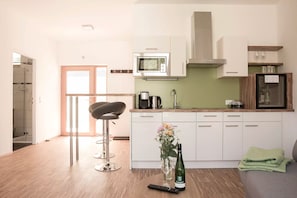 Apartamento (Wechselberg) | Cozinha privada | Geladeira, micro-ondas, fogão, cooktop