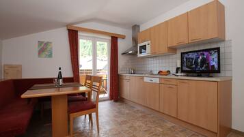 Appartement Familial (Karlspitze) | Cuisine privée | Grand réfrigérateur, micro-ondes, blender