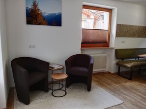 Studio (Kaunergrat) | Living area | LCD TV - Appartementhaus Karlspitze Natur Pur (Kaunertal)