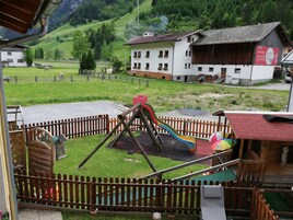 儿童活动区 - 室外