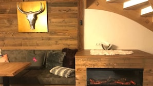 Chalet | Living area | Ping pong - Sieglhub Hotel Apartments Chalet (Flachau)