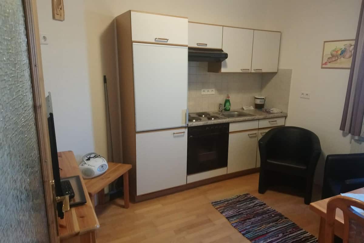 Basic Apartment | Living area