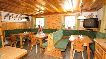 Frühstücksbuffet gegen Gebühr