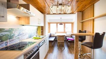 Kühlschrank, Kochgeschirr/Geschirr/Besteck