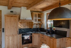 Refrigerador, horno, placa de cocina, lavavajillas