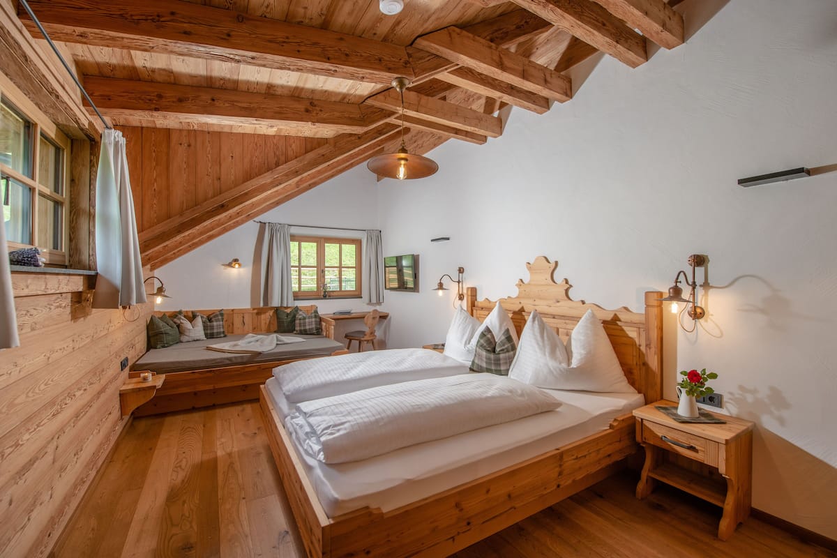 3 bedrooms, premium bedding, individually decorated