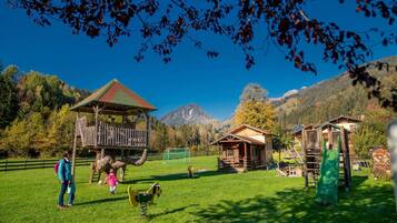 Tempat bermain anak - outdoor